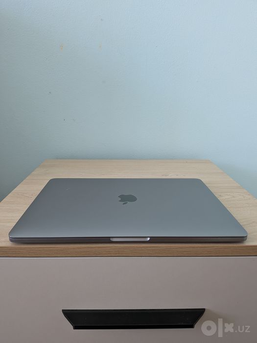 Macbook Pro 13 2018 i5/8/256 Touch Bar