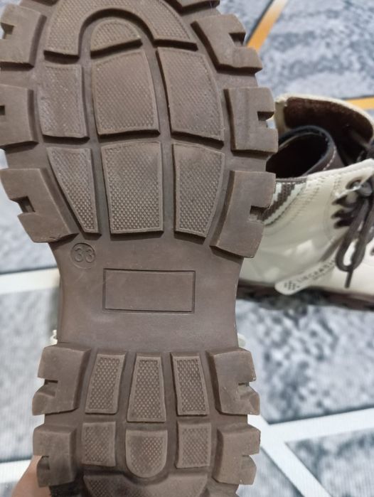 Продам обувь на девочку