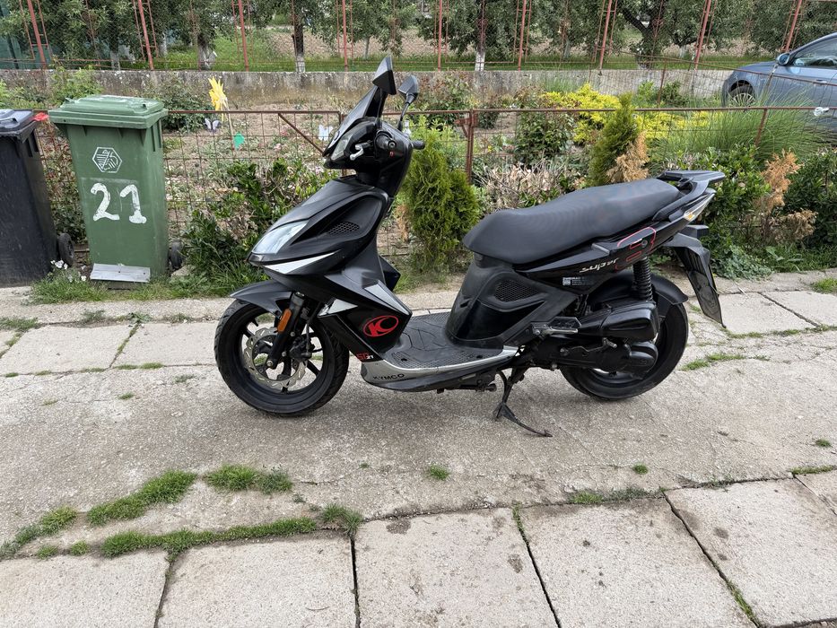 Scuter kymco  super 8