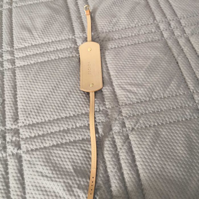 Escada дамска кожена гривна