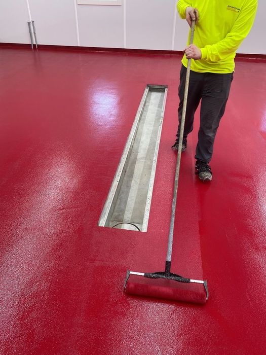 Эпоксидный полиуретановый наливной пол для промышленных объектов