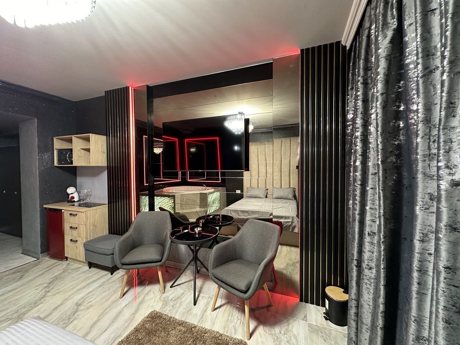 Regim Hotelier 5* cu JACUZZI in camera, Ambient Romantic