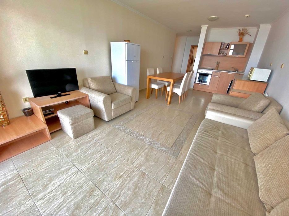 Продава се Тристаен апартамент в Свети Влас - 92 кв.м за 1848 €/кв.м - Снимка #2