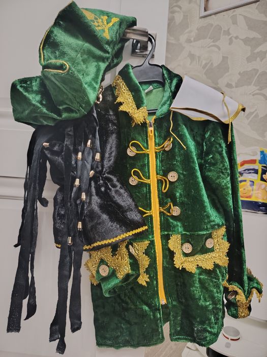 Продам новогодний костюм пирата