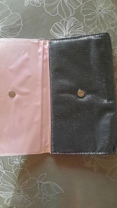 Косметичка новая AVON