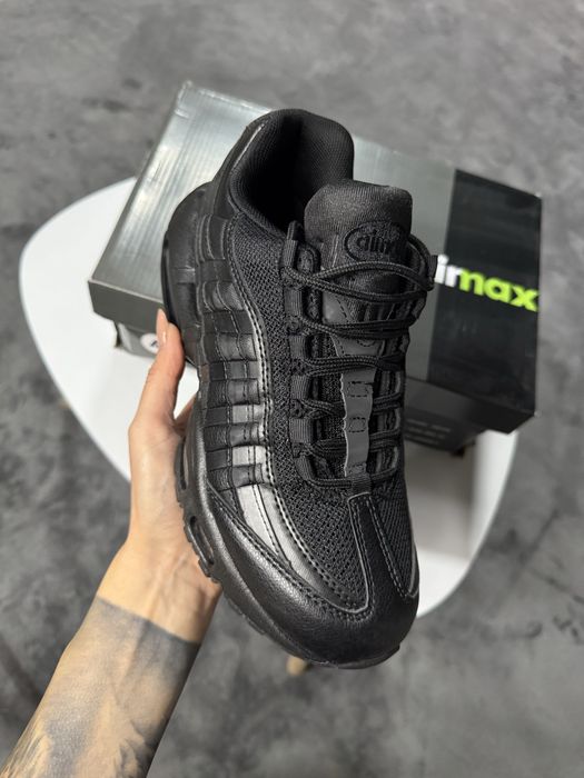 Nike Air Max 95 Essential