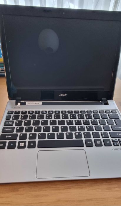 • Laptop Acer Ultra-portabil | Upgrade 8GB RAM | SSD 2566