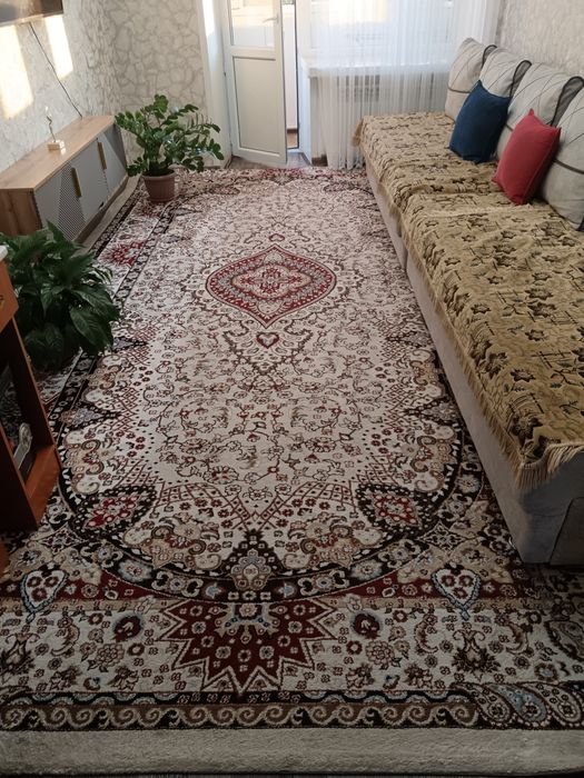 Ковёр продам в хорошем состоянии