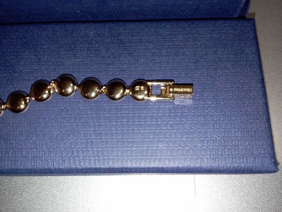 Комплект Swarovski обеци и гривна