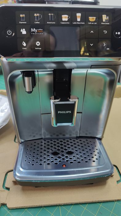 Кофемашина Philips EP5444. Новая.