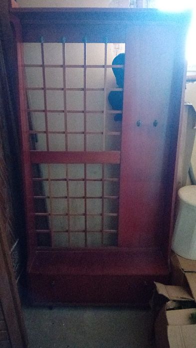 Vând cuier cu dulăpior de depozitare papuci