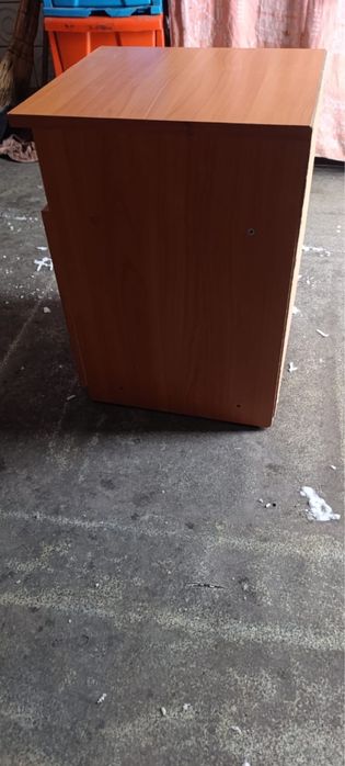 Тумбочка в хорошем состояние