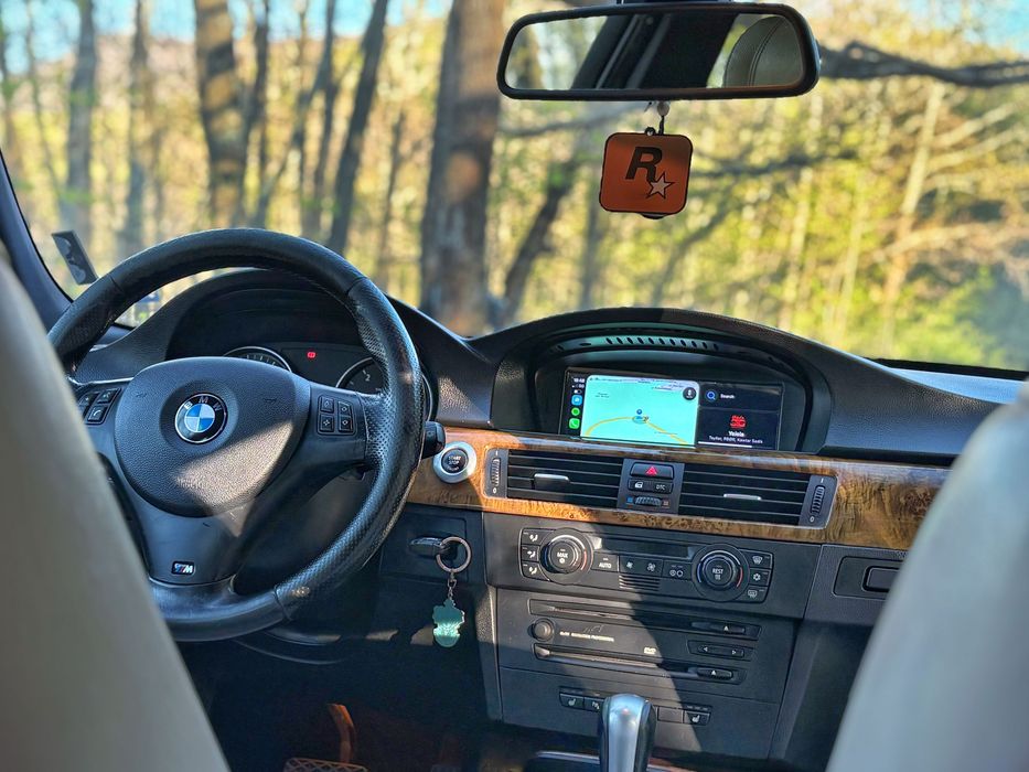 BMW 330xd E91, 231 к.с., автоматик, Швейцарски внос, нова верига