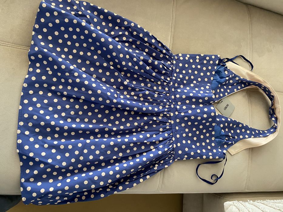 Rochie scurta cu spatele gol