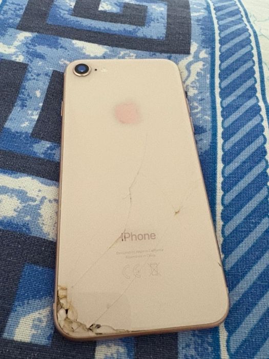 Продам айфон 8 64 гб