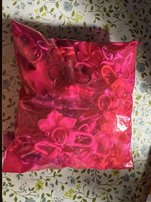 Комплект ключодържатели хибискус 67 бр