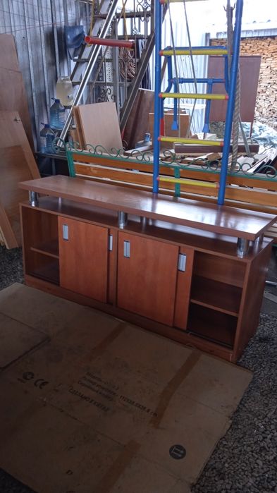 Тумбочка.      .