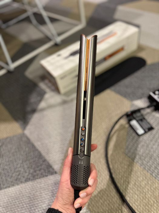 Aparat de indreptat parul Dyson HT01 Airstrait™ (Nichel/Cupru), ca nou