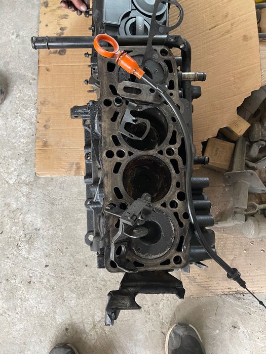 Двигател VW Passat b6 2.0tdi