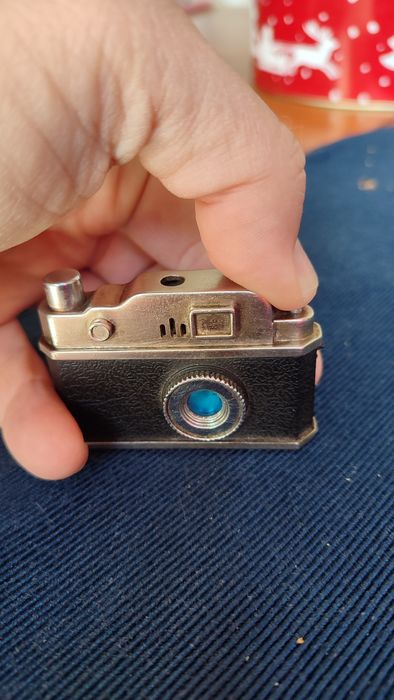 Стар фотоапарат запалка