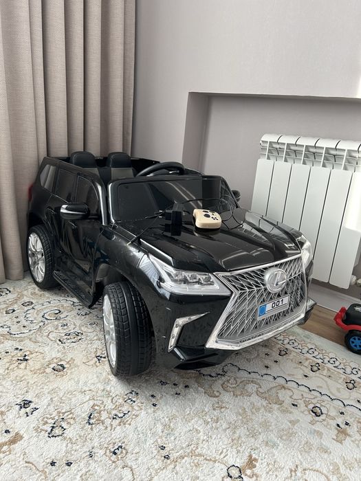 Машина с пультом