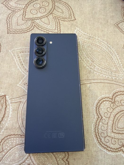 Продам телефон ZFold 6 256 g