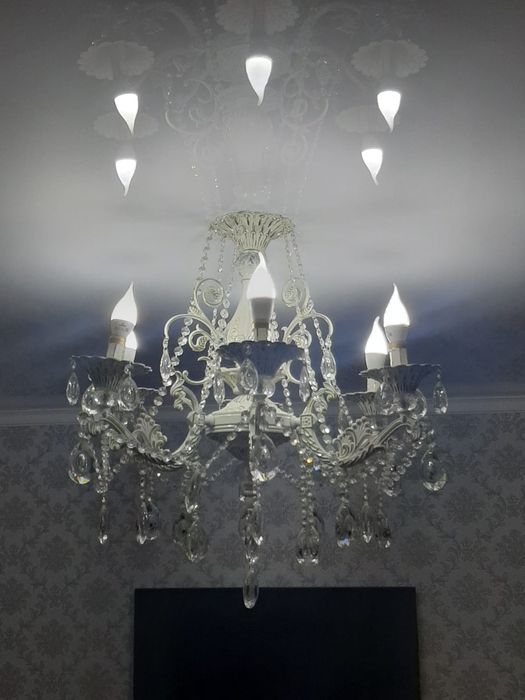 продам люстру 6 рожковую