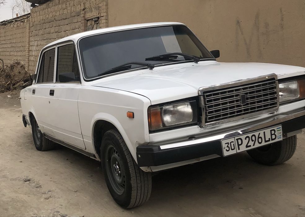 Kraska 2 ta kirlo almashgan qogan joyi radnoy mator inektor gaz yuradi