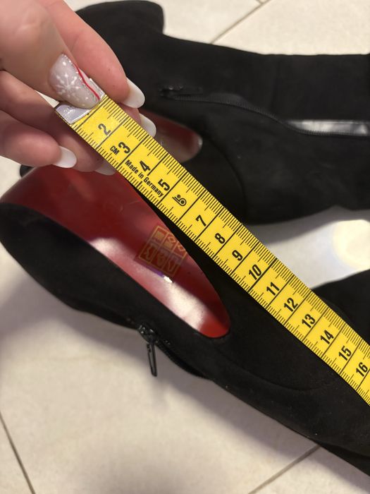 Cizme lungi cu toc subtire