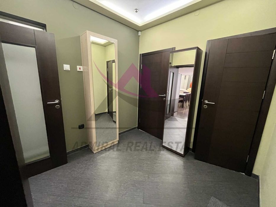 Дава се под наем Тристаен апартамент в Варна, Център - 90 кв.м за 900 € - Снимка #3