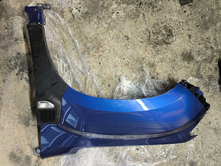 Aripa față stânga Dacia Duster 2 Capitonaj capotă