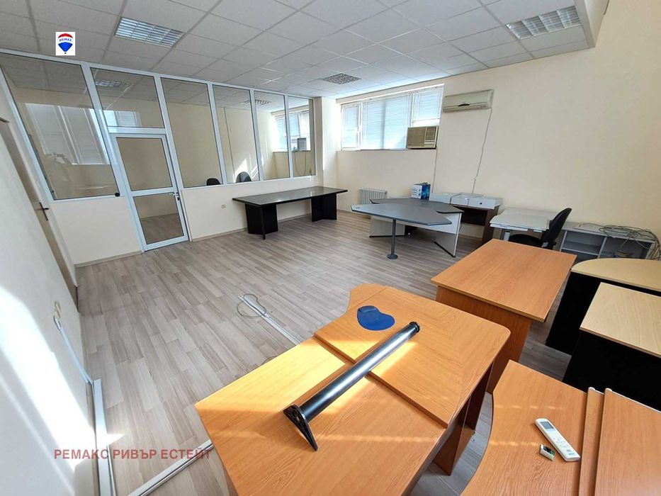 Продава се Промишлена сграда в Русе, Родина 1 - 4000 кв.м за 228 €/кв.м - Снимка #9