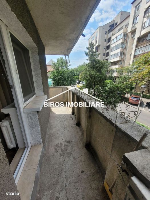 Garsonieră spațioasă Calea Bucuresti – zona Piața Mare