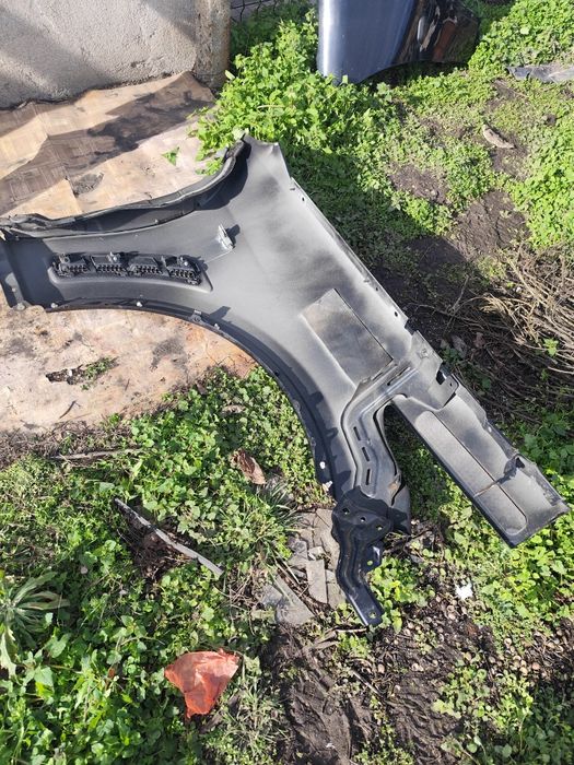 Ляв и Десен калник -Infiniti fx30-Qx70 -