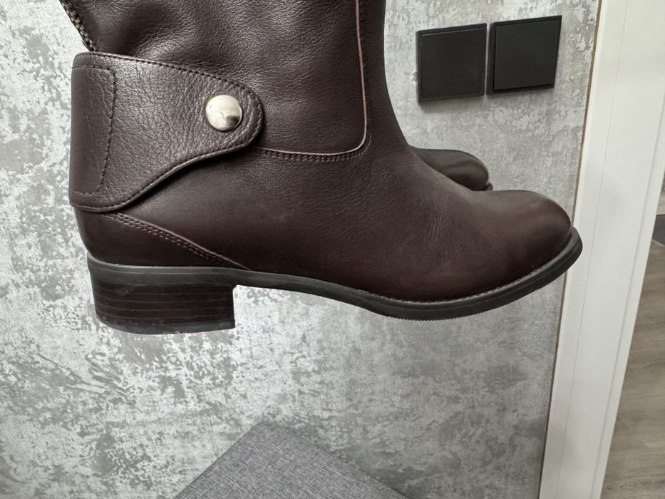 Продам Женские Сапоги Ботинки BASCONI