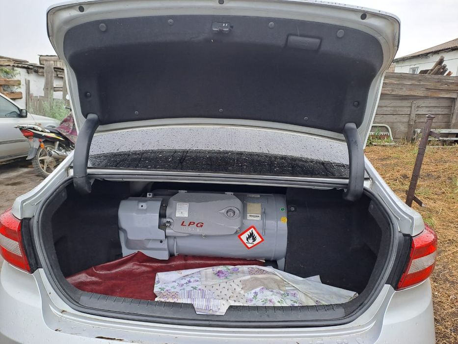 Продам машинуууу соната 8