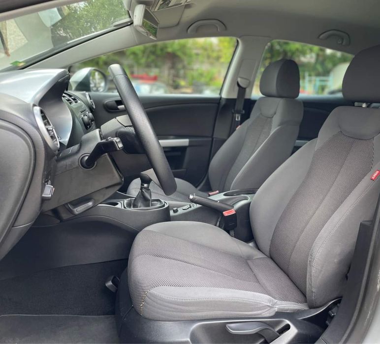 Seat Leon 1.6 TDI 2012 | 192.000 km | Navi | Scaune încălzite | Pilot Automat