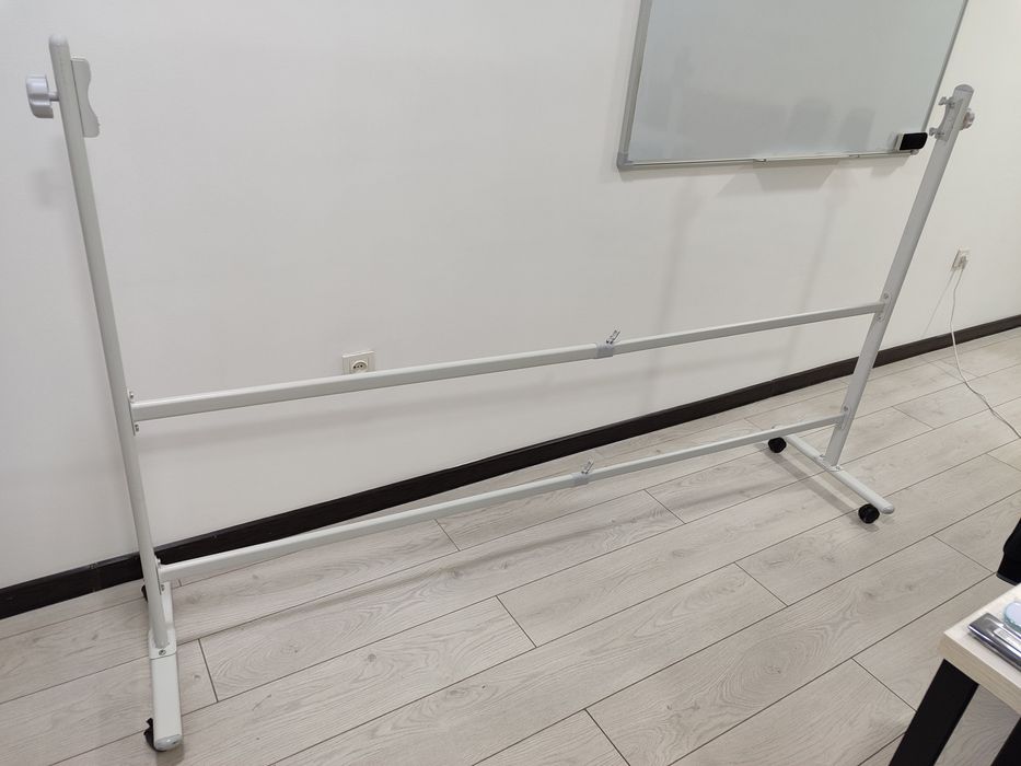 Ножка маркерная доски, стойка, markerniy doska oyogʻi, gʻildiraklii