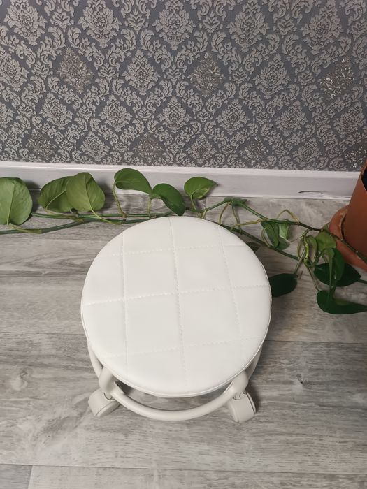 Продаю детские стульчики