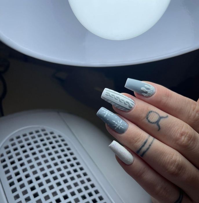 Unghii cu gel si oja semi