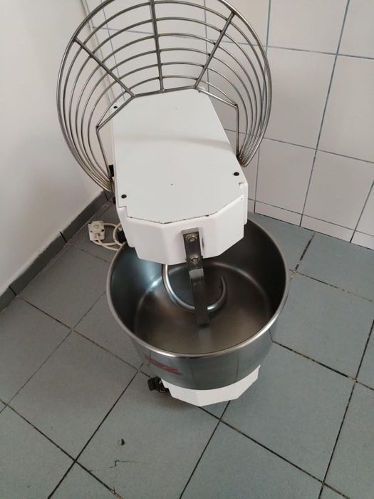 Vand malaxor italian 20 de kg cu tempomat