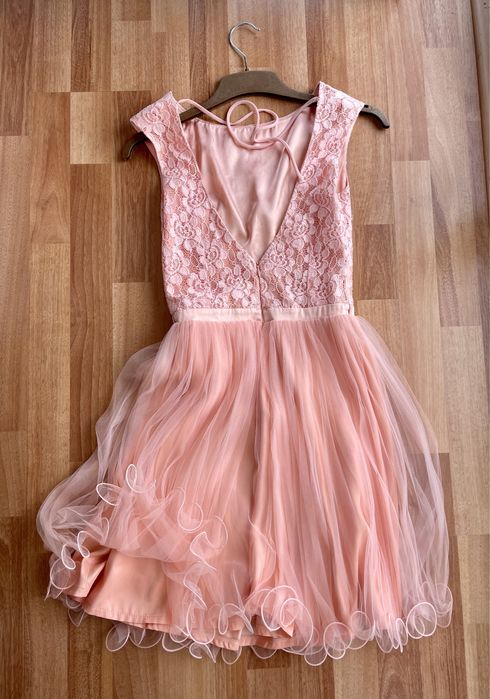 Rochie scurta cu spatele gol