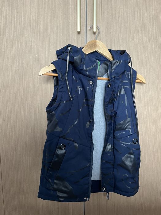 Куртка весна на мальчика 6-7 лет