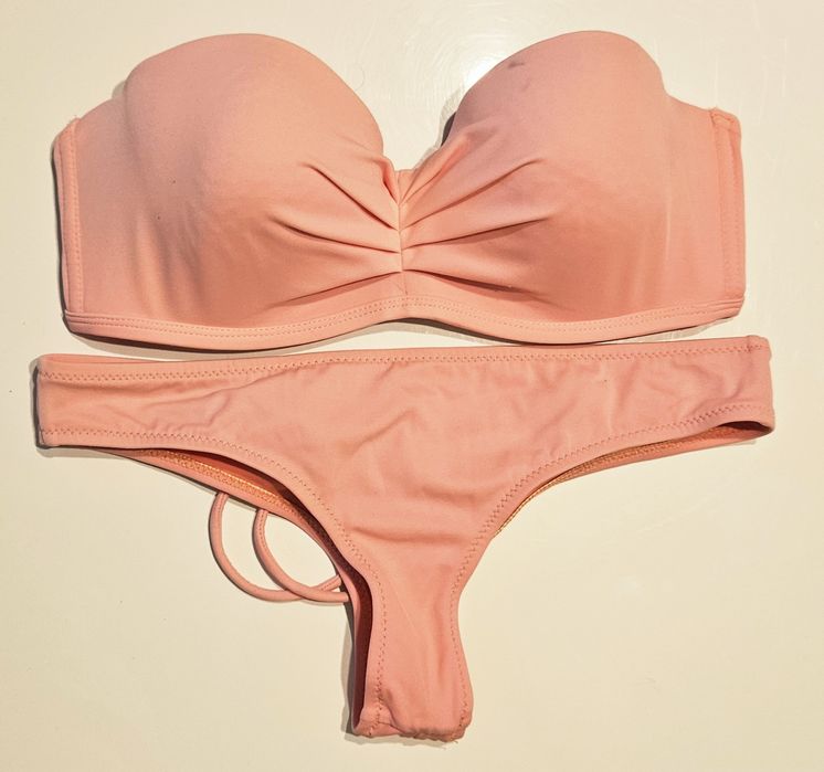 Vând costum de baie Penti