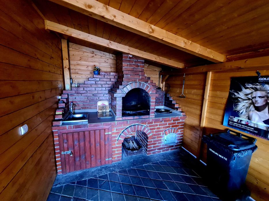 Cabana Tony Baile Figa BN cu ciubar acoperit și jacuzzi disponibilă