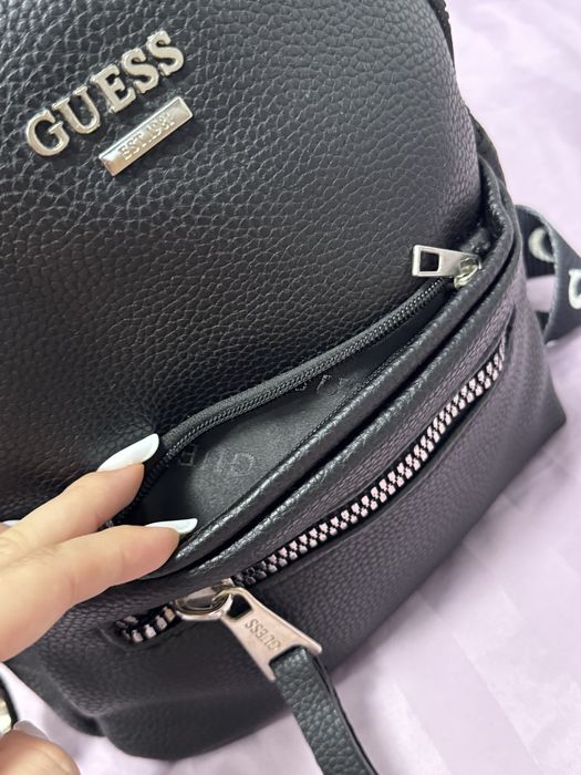Ghiozdanel dama Guess