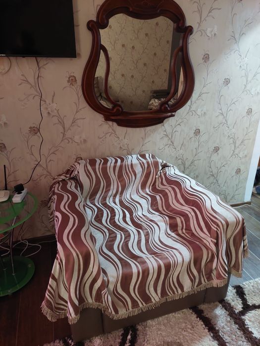 Срочно продам диван +кресло