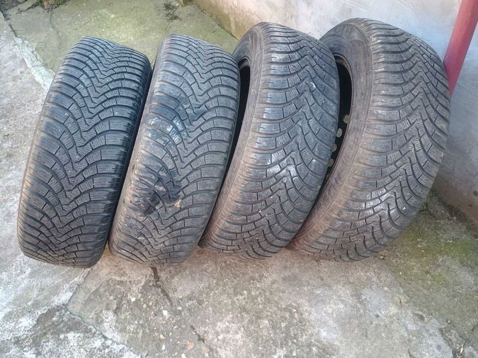 Anvelope 205/60/16 M+S,pe jante otel cu senzori presiune VW Sharan