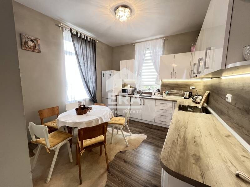 Продава се Тристаен апартамент в София, Банишора - 84 кв.м за 1306 €/кв.м - Снимка #2