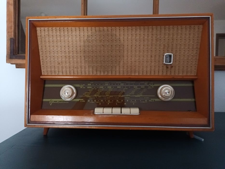 Vănd radio cu lămpi FUNCTIONAL Electronica